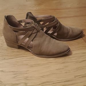 Seychelles Women's Strappy Ankle Gander Booties Tan Taupe Block Heel Leather 10